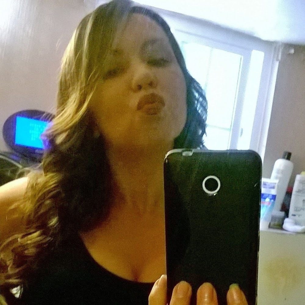 Meet your Posher, Esmeralda